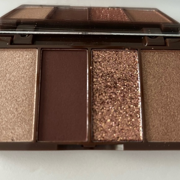 Bellapiere eyeshadow palette - Picture 3 of 5